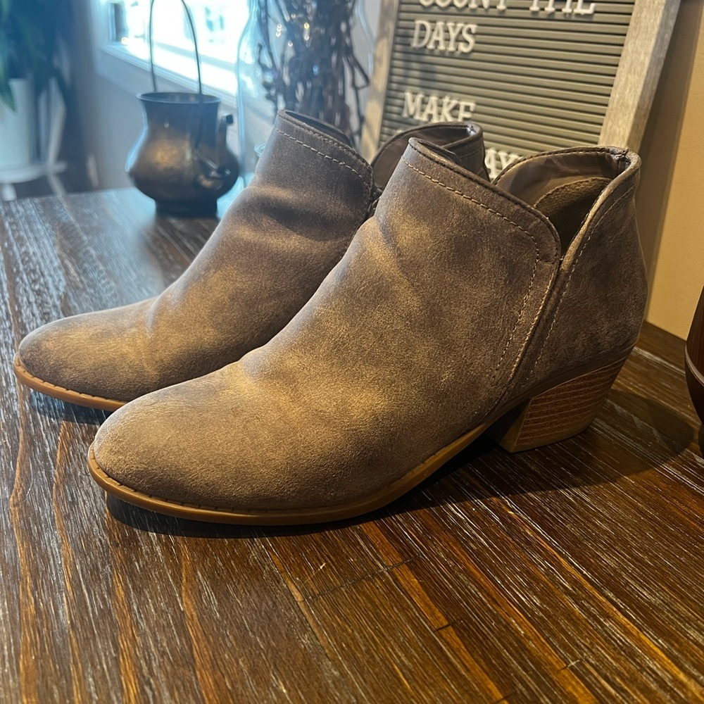 Ankle boots